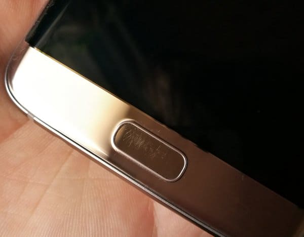 S7edge.sormenjälkilukia-naarmu